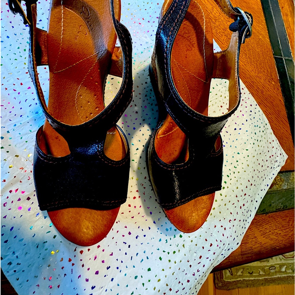 Nayo Women’s Sandals Black 4 inch Heels- preowned.